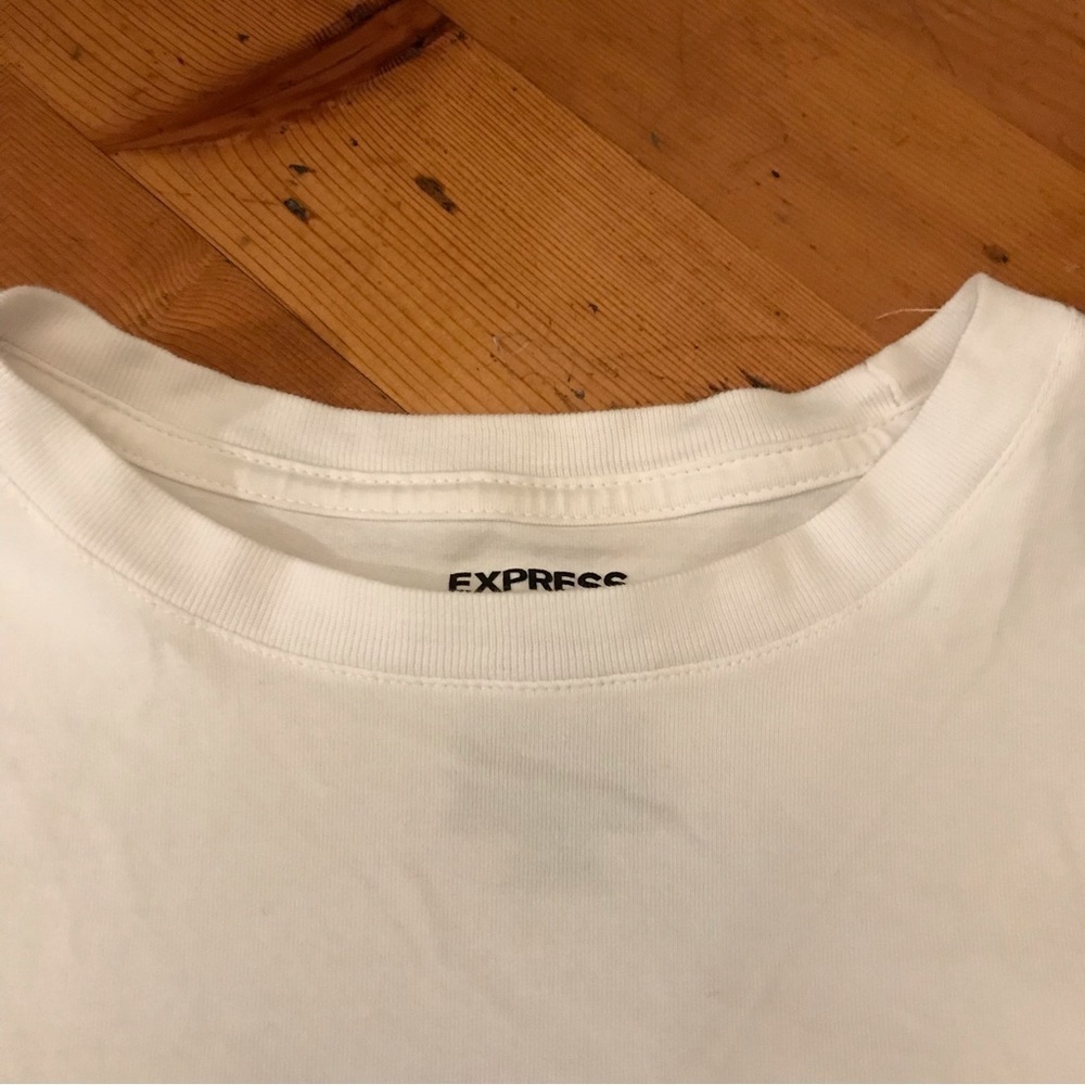 ▪️EXPRESS Basic White Tee - Picture 5 of 5